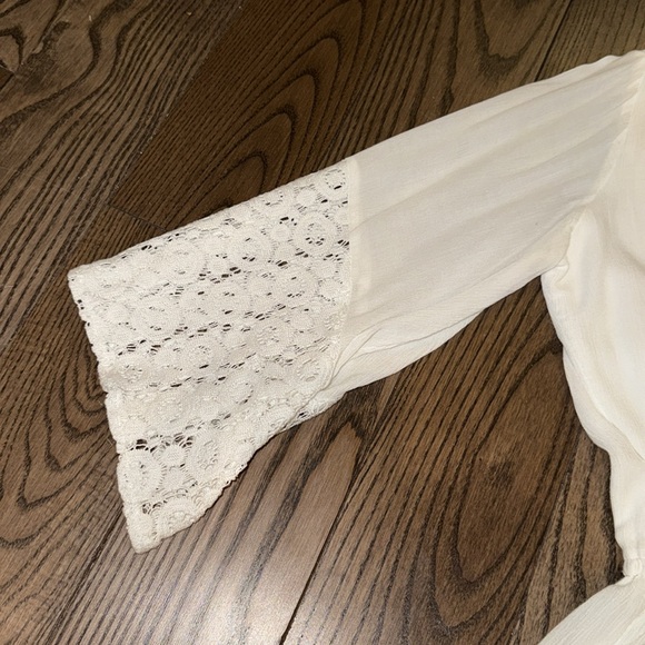 Abercrombie & Fitch White Romper with lace - Picture 3 of 4